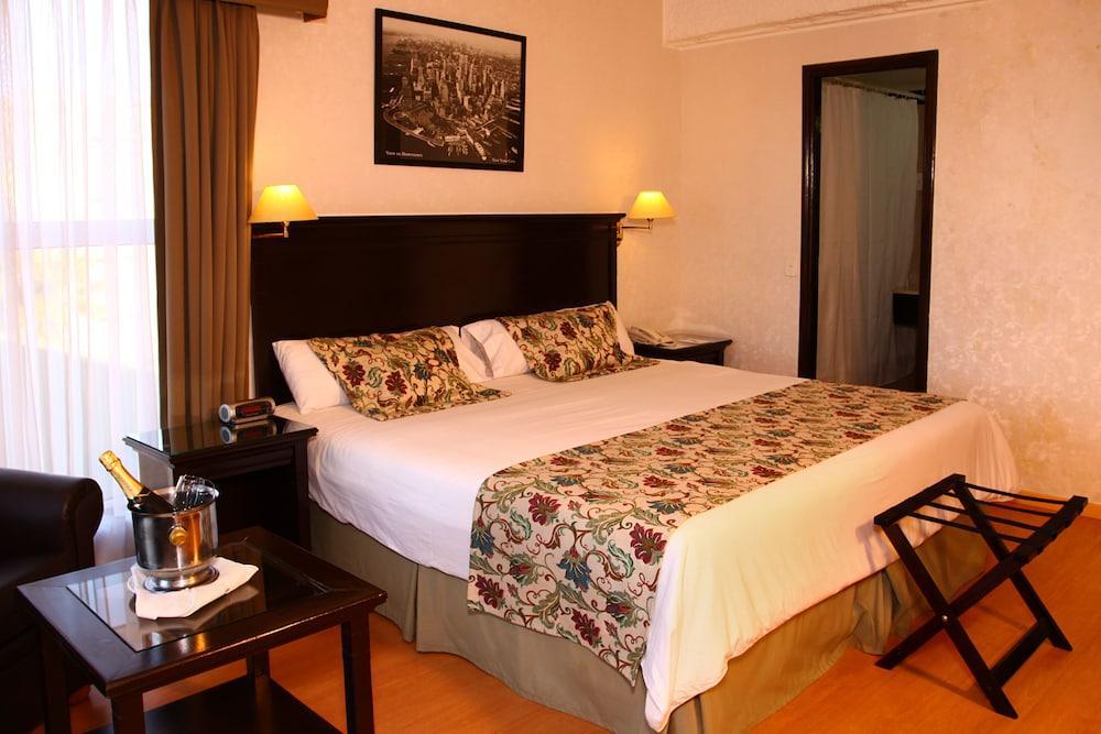 Ramada By Wyndham Buenos Aires Hotel Vicente López Eksteriør billede
