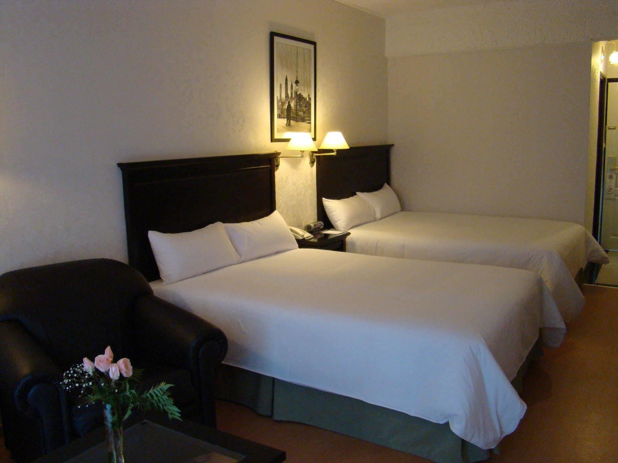 Ramada By Wyndham Buenos Aires Hotel Vicente López Eksteriør billede