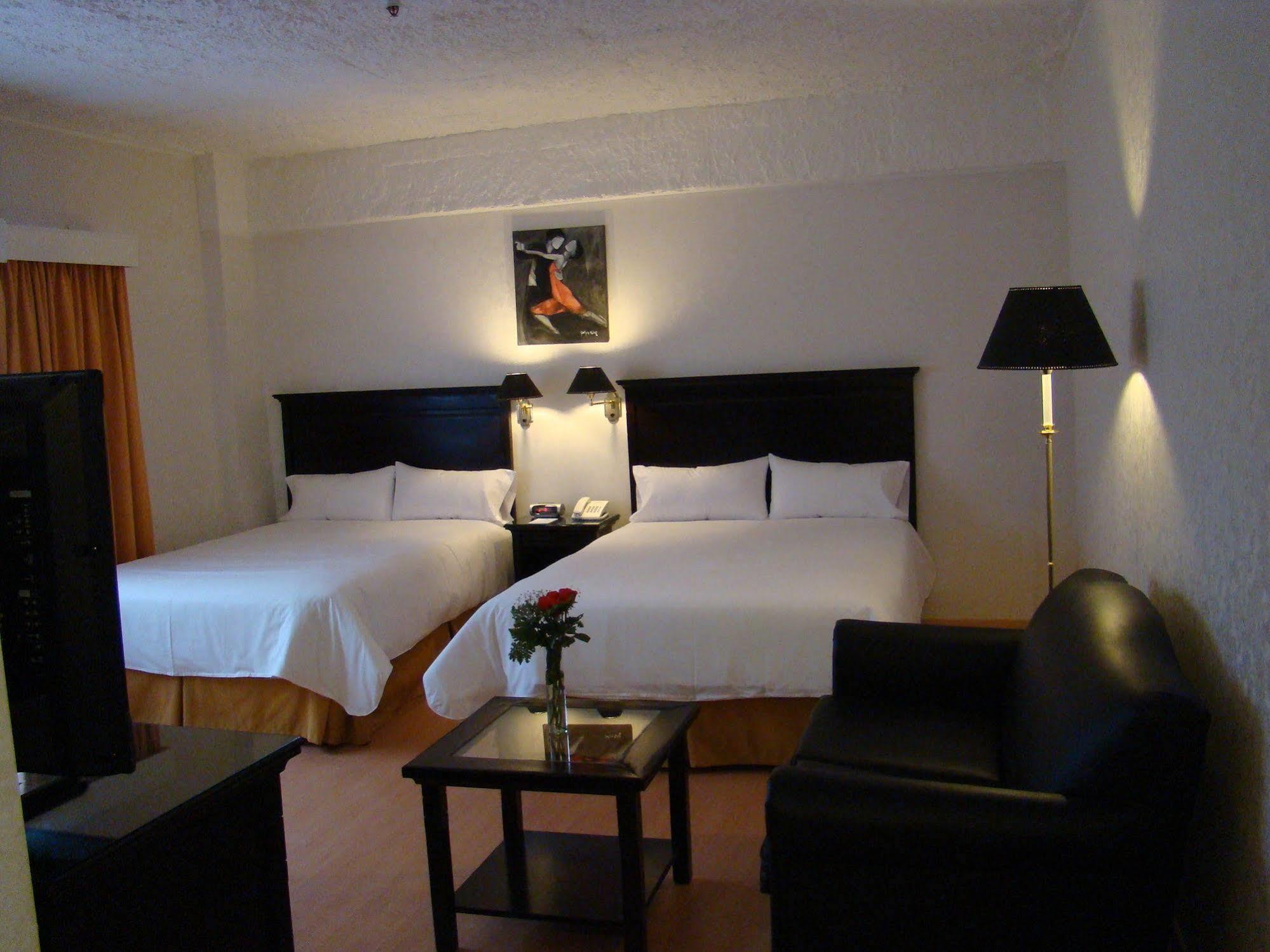 Ramada By Wyndham Buenos Aires Hotel Vicente López Eksteriør billede