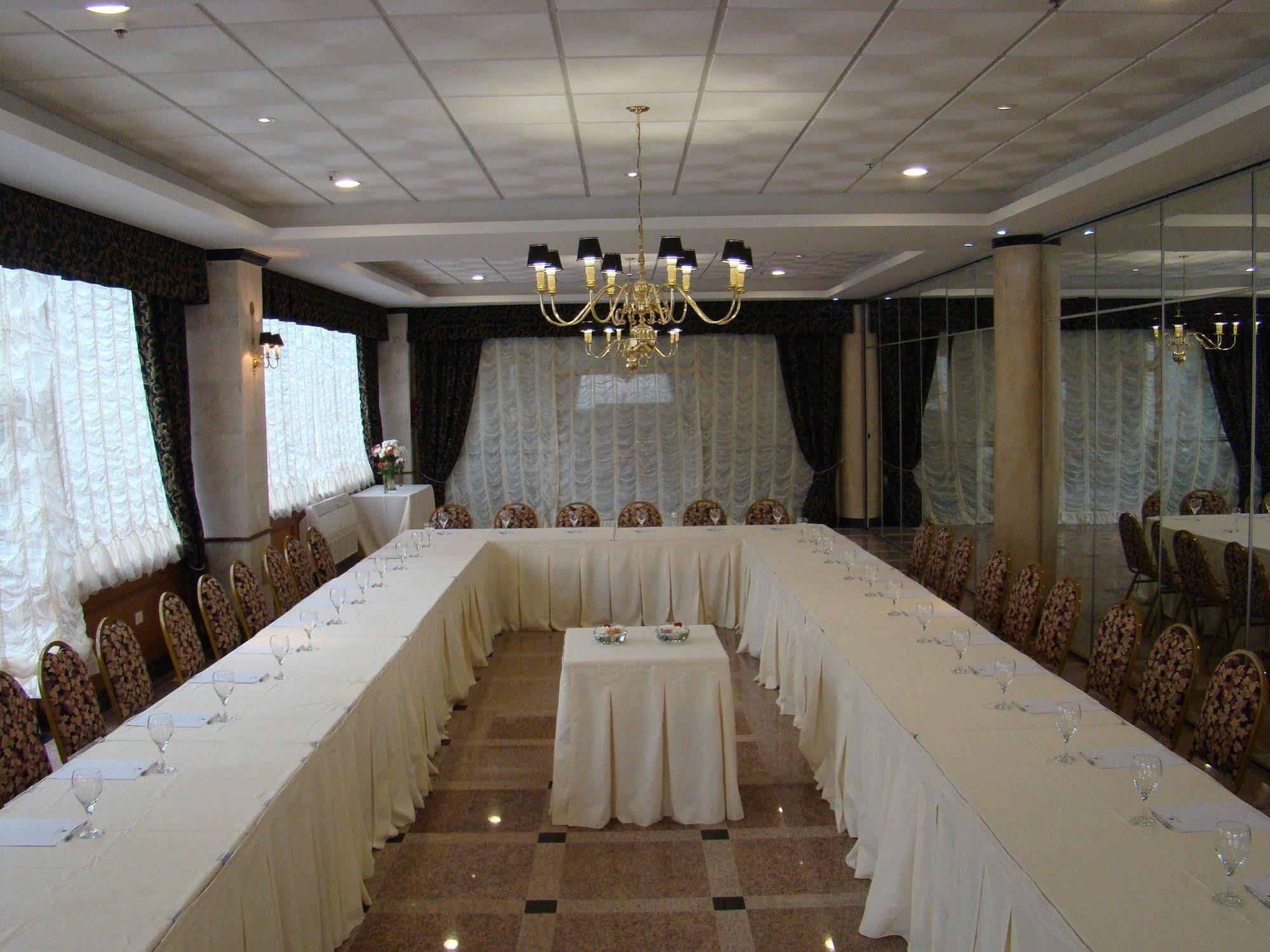 Ramada By Wyndham Buenos Aires Hotel Vicente López Eksteriør billede