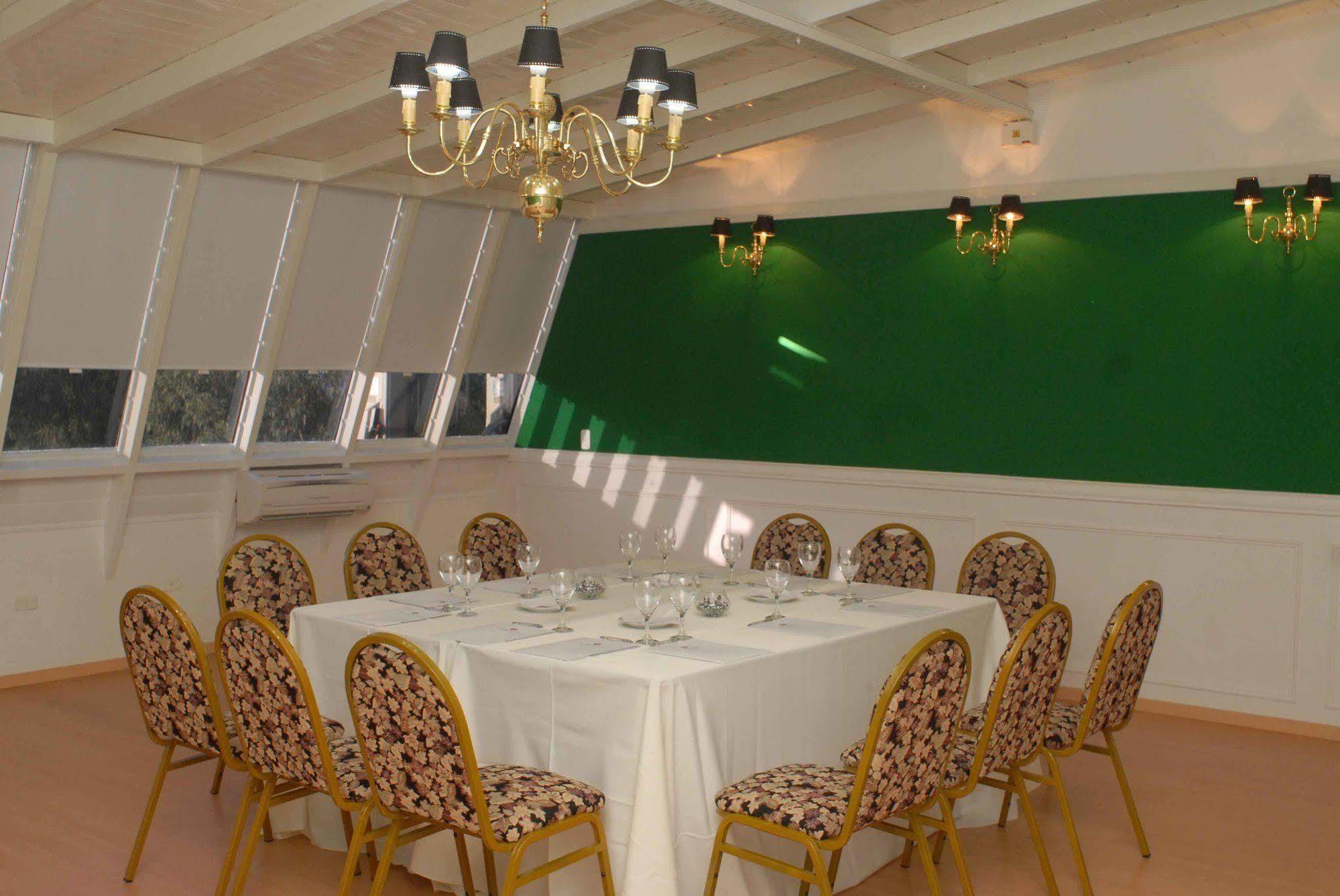 Ramada By Wyndham Buenos Aires Hotel Vicente López Eksteriør billede