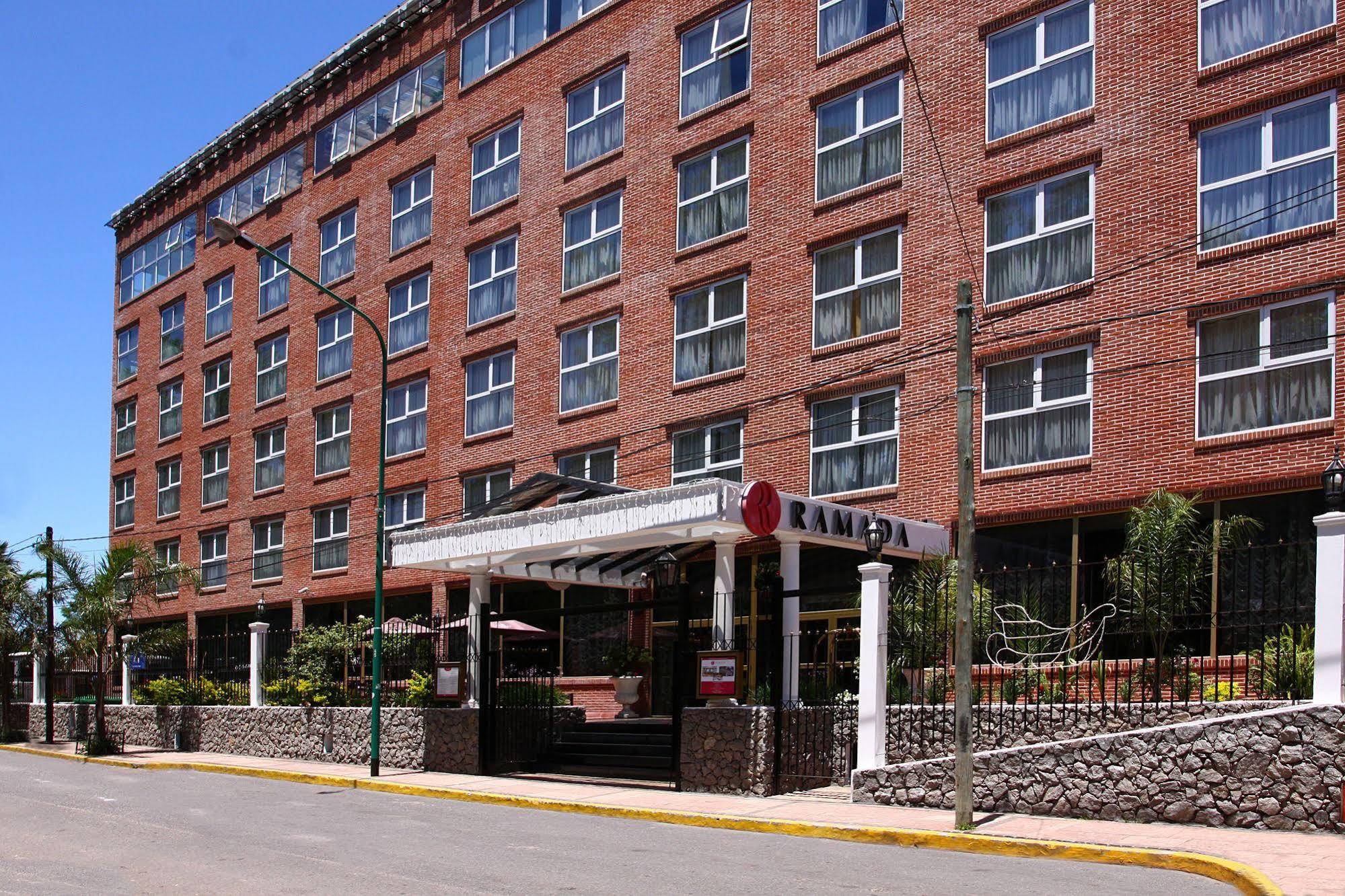 Ramada By Wyndham Buenos Aires Hotel Vicente López Eksteriør billede