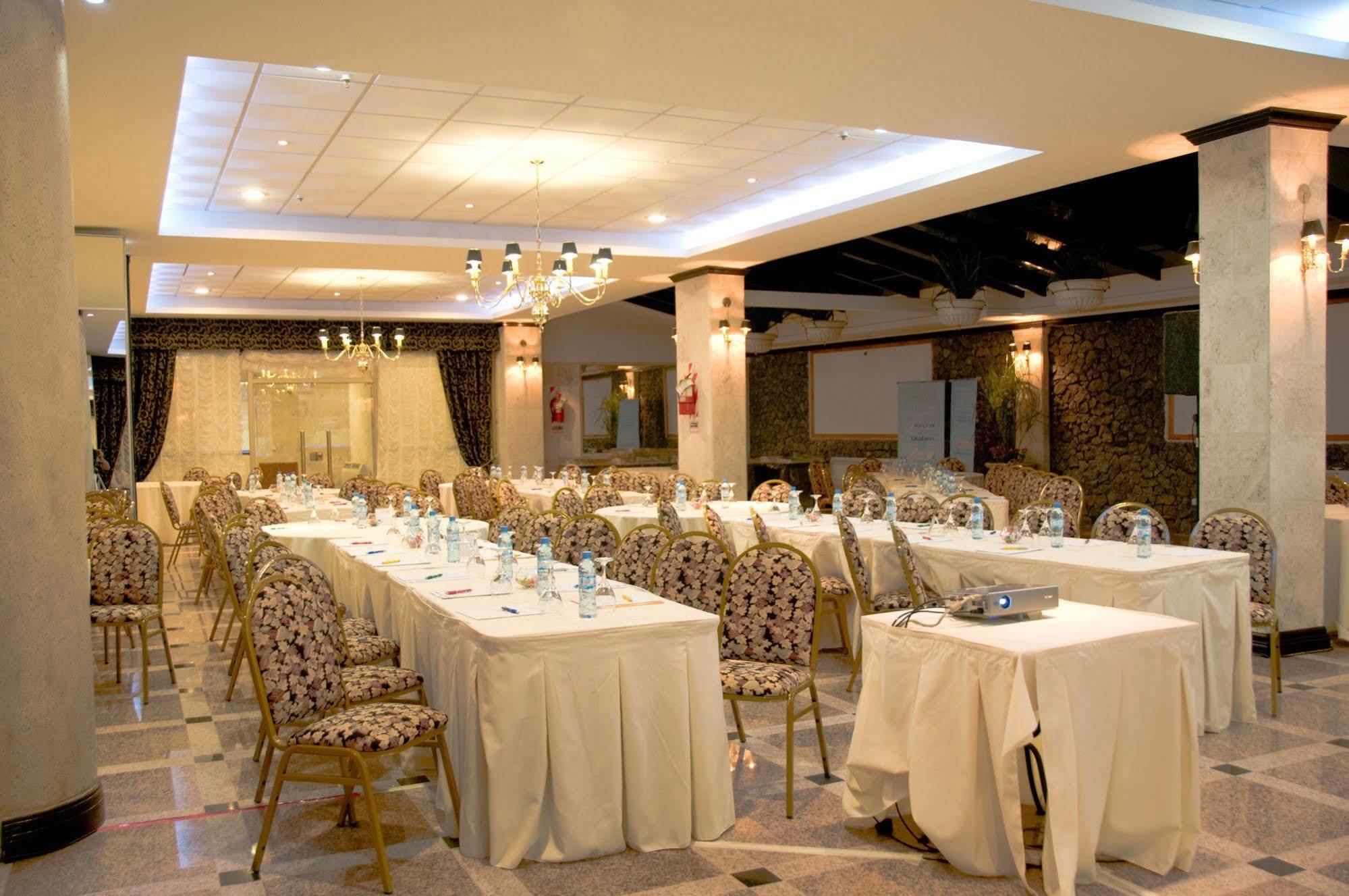 Ramada By Wyndham Buenos Aires Hotel Vicente López Eksteriør billede